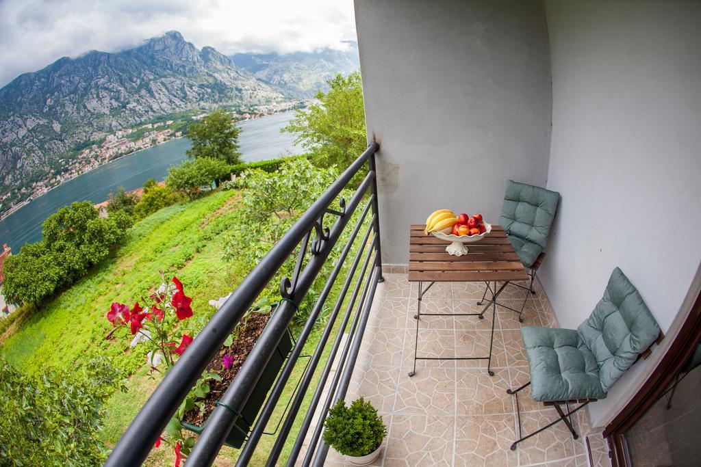 Apartment Bambo Tre Sorrele Kotor Luaran gambar