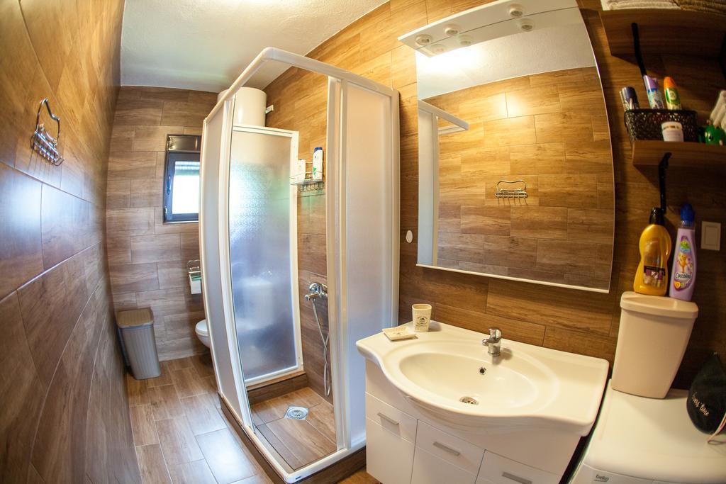 Apartment Bambo Tre Sorrele Kotor Luaran gambar